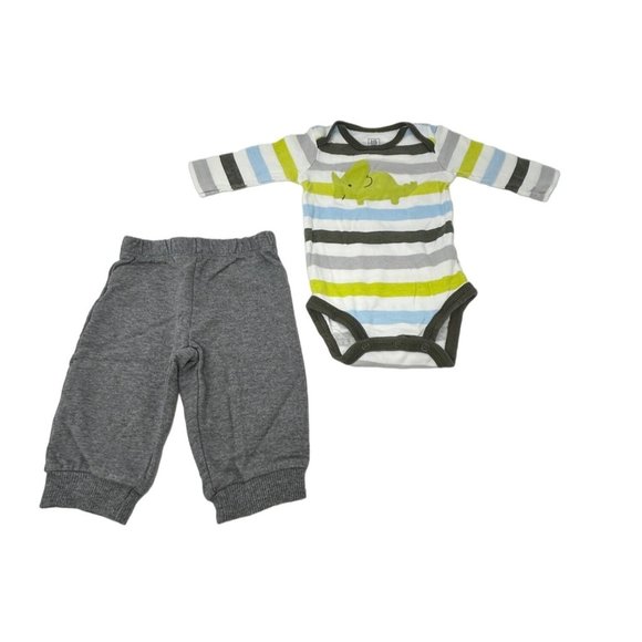 2‎ Baby Outfits - Sweatpants, Grey Pants, Body Suit & Shirt - Size - 3 Month - Picture 2 of 7
